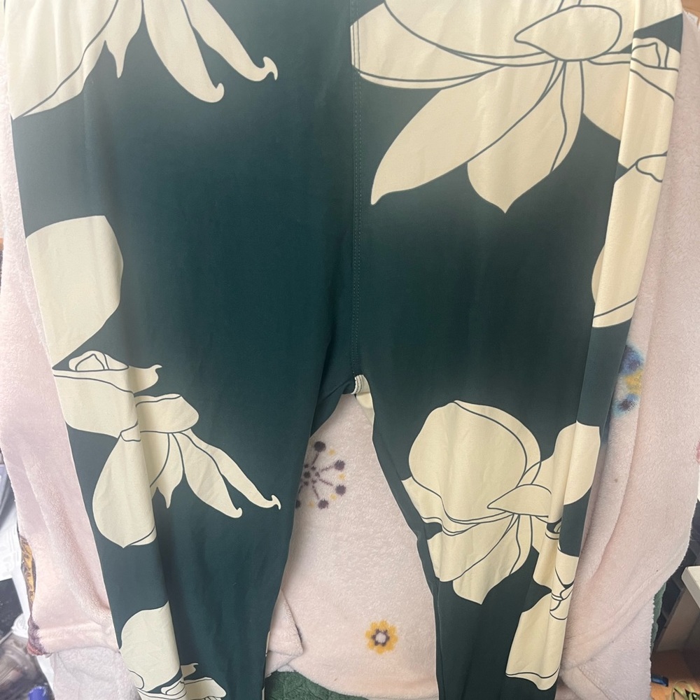 Legging capris with gorgeous pattern